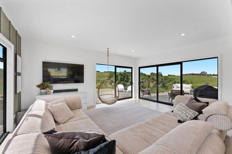 Photo of property in Tapuae, 26 Washer Road, Omata, New Plymouth, 4374