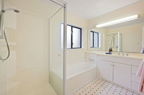 Photo of property in 76 Burswood Drive, Burswood, Auckland, 2013