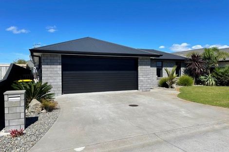 Photo of property in 11 Fuller Street, Papamoa Beach, Papamoa, 3118