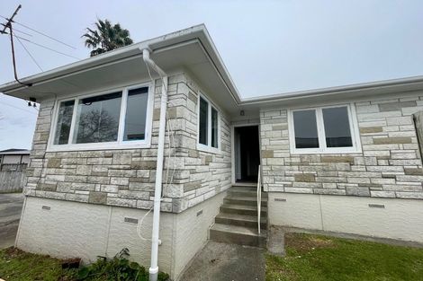 Photo of property in 22 Clendon Place, Manurewa, Auckland, 2102