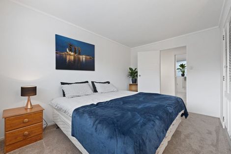 Photo of property in 2/9 Takutai Avenue, Bucklands Beach, Auckland, 2012