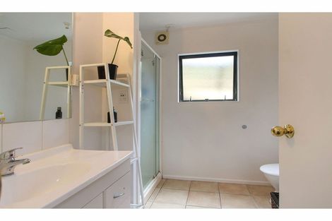 Photo of property in 4/5 Anne Road, Hillcrest, Auckland, 0627