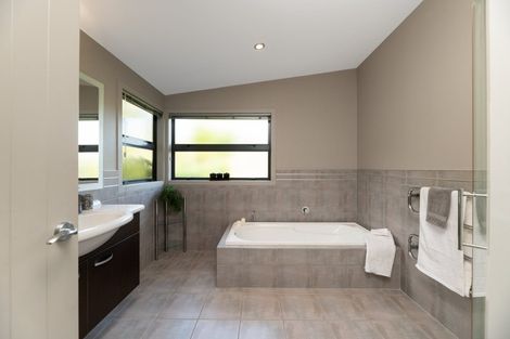 Photo of property in 82b Taniwha Place, Bethlehem, Tauranga, 3176