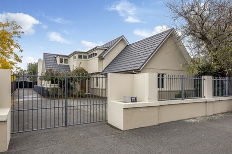 Photo of property in 43 Memorial Avenue, Ilam, Christchurch, 8053