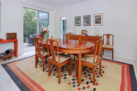Photo of property in 114 Lake Panorama Drive, Henderson Valley, Auckland, 0612