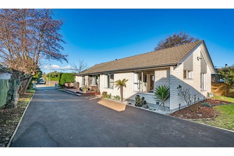 Photo of property in 23 Denniston Crescent, Redwood, Christchurch, 8051