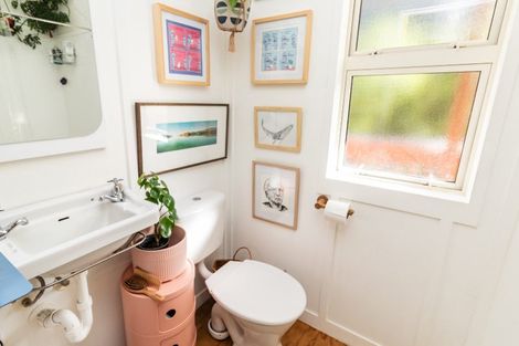 Photo of property in 2a Borlase Street, Brooklyn, Wellington, 6021