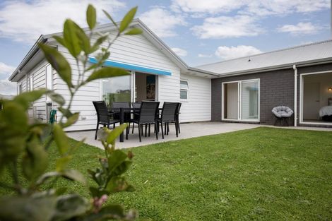 Photo of property in 12 Maataitai Road, Raglan, 3225