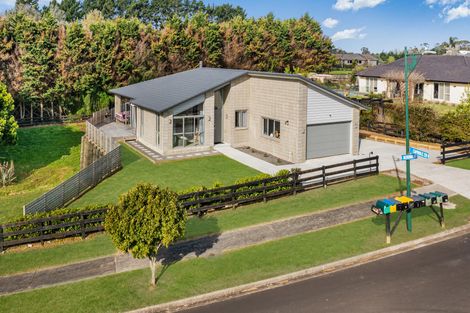 Photo of property in 125 Mcrobbie Road, Kingseat, Papakura, 2580