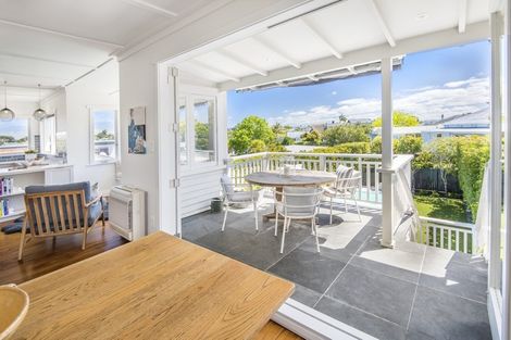 Photo of property in 111 Vauxhall Road, Narrow Neck, Auckland, 0624