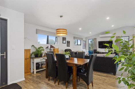 Photo of property in 15 Coprosma Close, Papamoa Beach, Papamoa, 3118