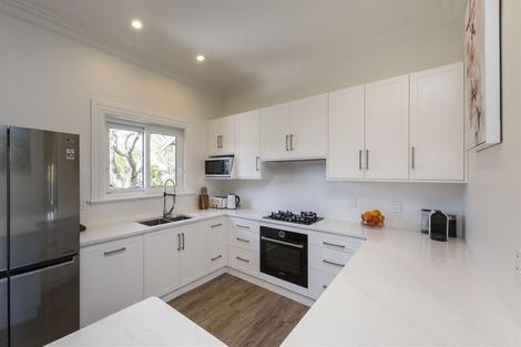 Photo of property in 32 Manson Street, Terrace End, Palmerston North, 4410