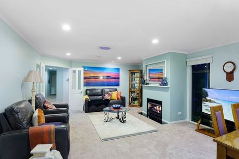 Photo of property in 387a Te Moana Road, Waikanae, 5036