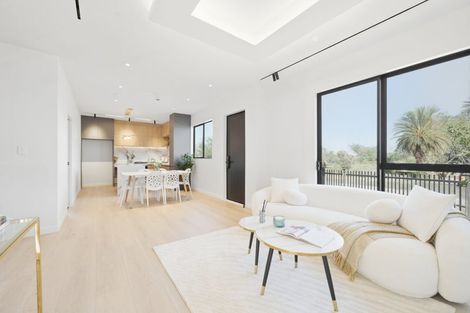 Photo of property in 31 Wallace Road, Mangere Bridge, Auckland, 2022