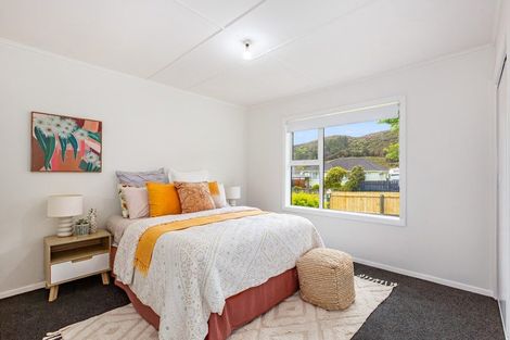Photo of property in 52 Lees Grove, Wainuiomata, Lower Hutt, 5014