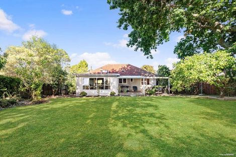 Photo of property in 89 Stottholm Road, Titirangi, Auckland, 0604
