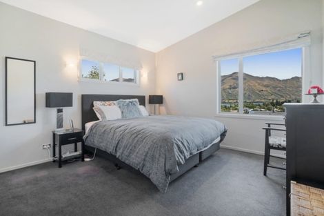 Photo of property in 9 Trevathan Lane, Wanaka, 9305