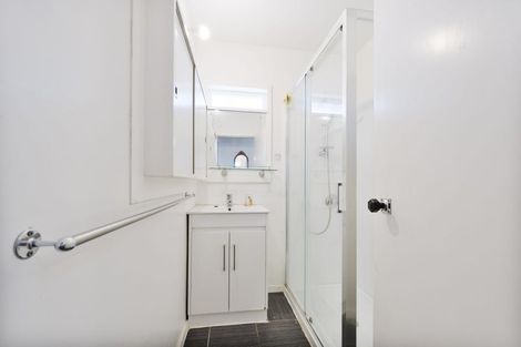 Photo of property in 6 Edwards Avenue, Henderson, Auckland, 0610