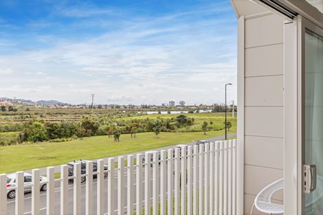 Photo of property in 255 Millwater Parkway, Silverdale, 0932