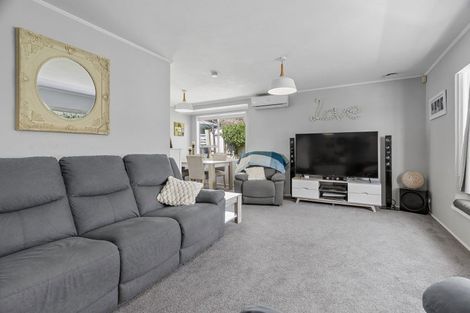 Photo of property in 42 Resolution Road, Welcome Bay, Tauranga, 3112