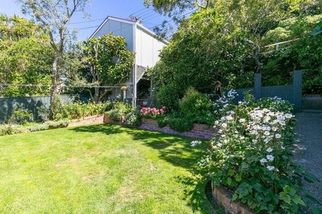 Photo of property in 12 Fairview Crescent, Kelburn, Wellington, 6012