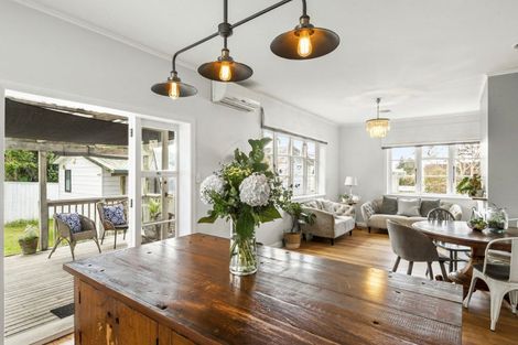Photo of property in 16 Achilles Crescent, Narrow Neck, Auckland, 0624