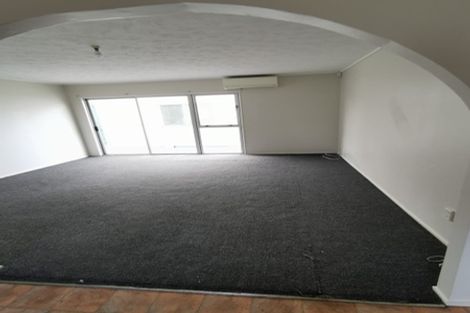 Photo of property in 2/17 Frobisher Way, Clendon Park, Auckland, 2103