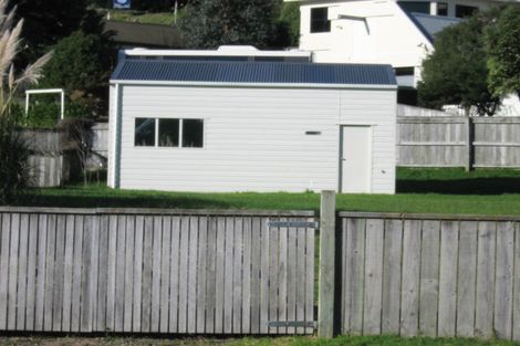Photo of property in 5 Hicks Crescent, Waikanae Beach, Waikanae, 5036