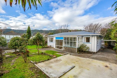 Photo of property in 4 Dover Road, Wainuiomata, Lower Hutt, 5014