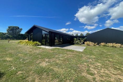 Photo of property in 450 Waitara Road, Huirangi, New Plymouth, 4373