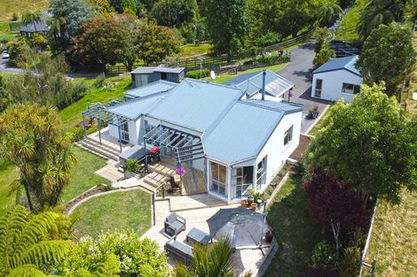 Photo of property in 379 Mangorei Road, Merrilands, New Plymouth, 4312