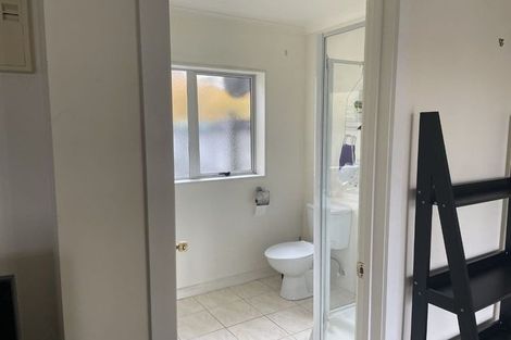 Photo of property in 12 Malin Place, Pinehill, Auckland, 0632