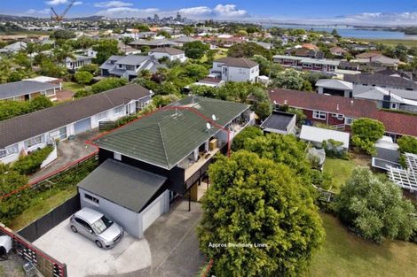 Photo of property in 3/57 Lake Road, Devonport, Auckland, 0624