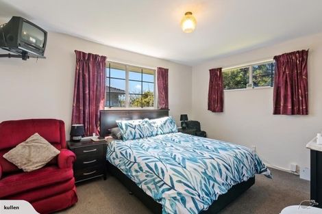 Photo of property in 17 Resolution Place, Bryndwr, Christchurch, 8053