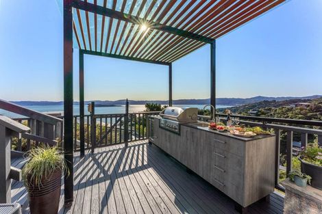 Photo of property in 10 Latham Road, York Bay, Lower Hutt, 5013