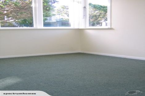 Photo of property in 25 Stewart Drive, Newlands, Wellington, 6037