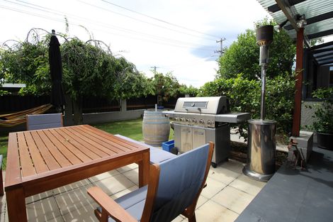 Photo of property in 27 Clutha Street, Alexandra, 9320