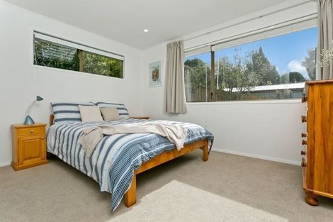 Photo of property in 59a Sunset Road, Totara Vale, Auckland, 0632