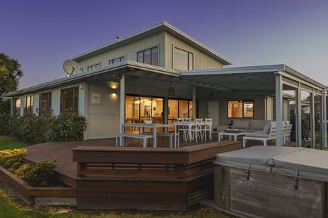 Photo of property in 18 Clifton Road, Haumoana, 4102