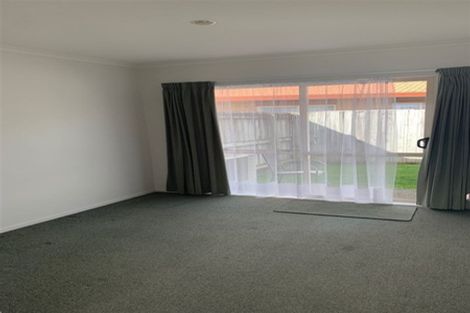Photo of property in Holdsworth Villas, 64/2 William Donald Drive, Solway, Masterton, 5810