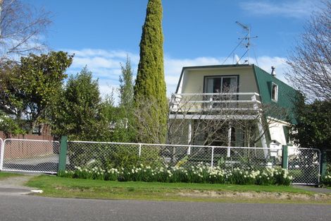 Photo of property in 8 Mahupuku Street, Greytown, 5712