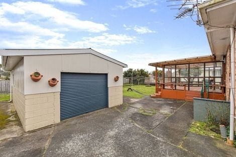 Photo of property in 4 Viola Place, Papakura, 2110
