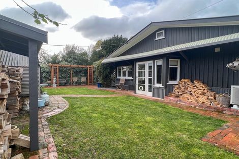 Photo of property in 64 Victoria Street, Carterton, 5713