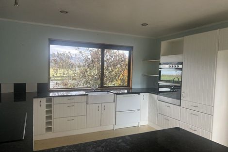 Photo of property in 103 Waikawa Beach Road, Manakau, Levin, 5573