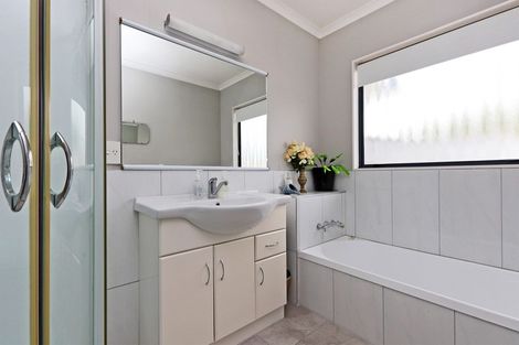 Photo of property in 11 Alderney Close, Taradale, Napier, 4112