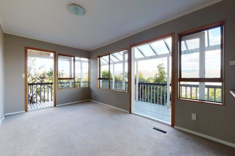Photo of property in 35 Pomare Road, Tirohanga, Lower Hutt, 5010