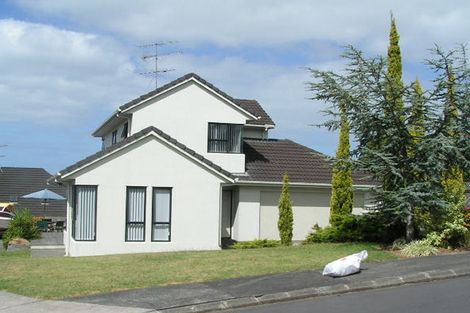 Photo of property in 19 La Roche Place, Northcote, Auckland, 0627