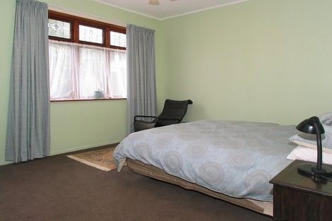 Photo of property in 28 Lincoln Avenue, Tawa, Wellington, 5028
