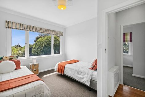 Photo of property in 43 Paynters Avenue, Strandon, New Plymouth, 4312