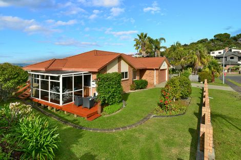 Photo of property in 4 Astor Place, Orewa, 0931